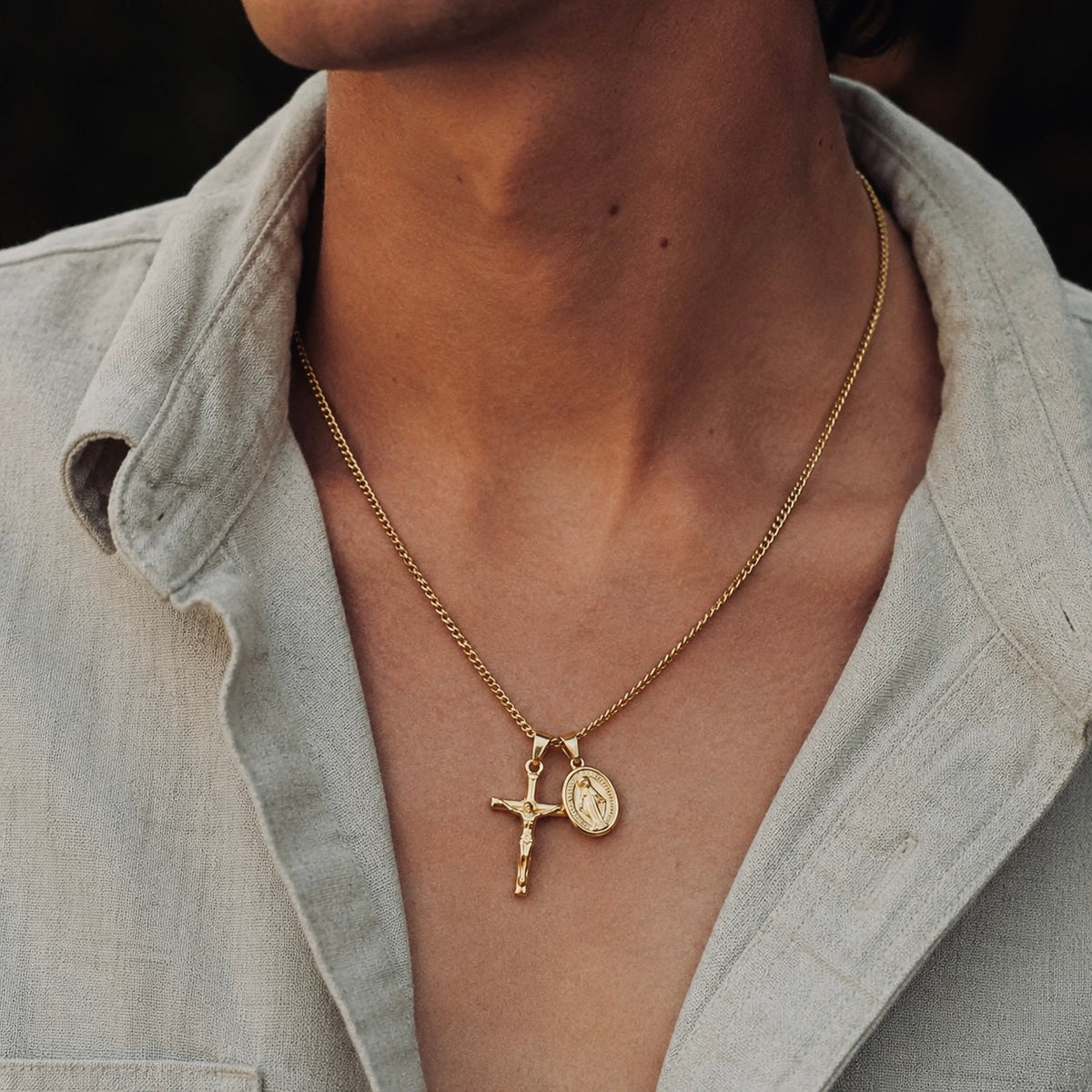GOLD NECKLACES