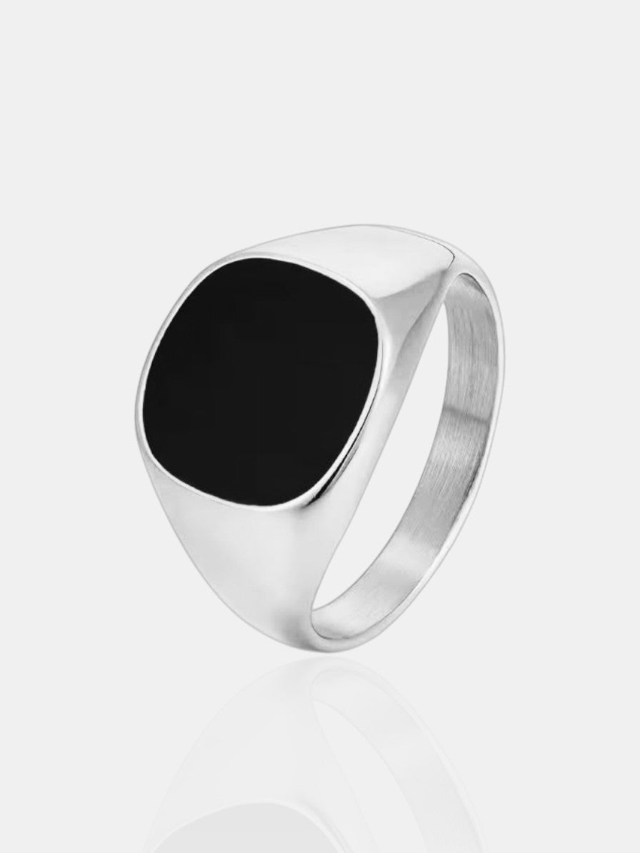 Onyx Ring – Silver
